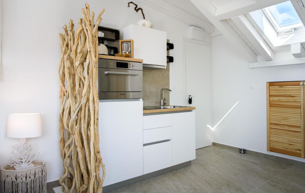 Gallery Luxury Suites & Rooms-Only Adults Split Eksteriør bilde