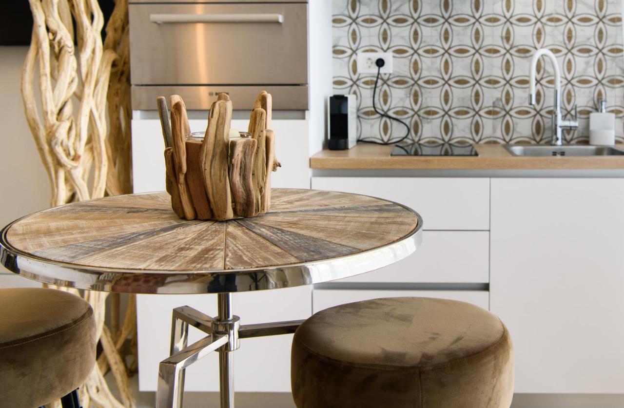 Gallery Luxury Suites & Rooms-Only Adults Split Eksteriør bilde
