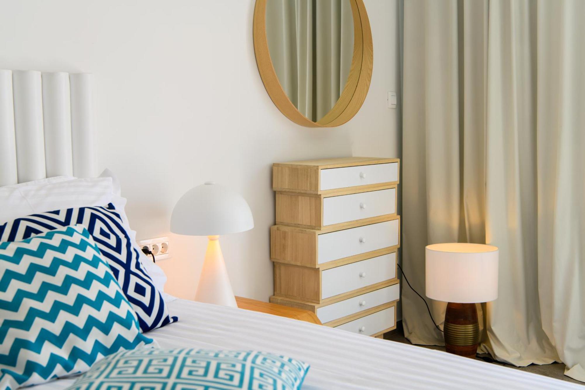 Gallery Luxury Suites & Rooms-Only Adults Split Eksteriør bilde