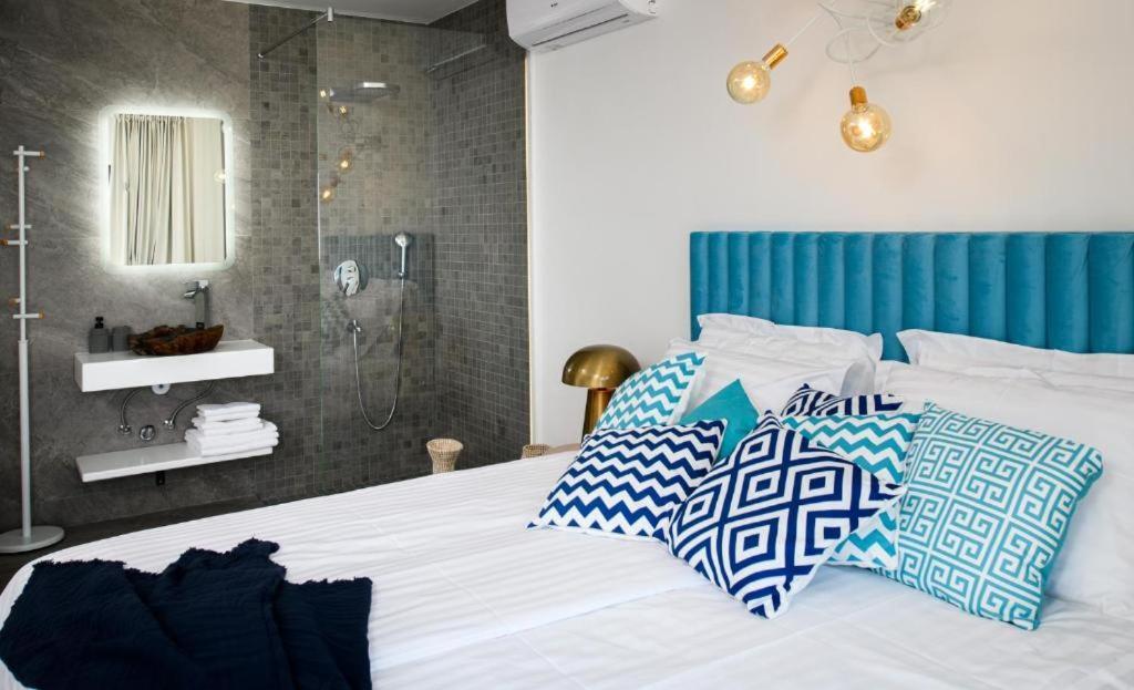 Gallery Luxury Suites & Rooms-Only Adults Split Eksteriør bilde