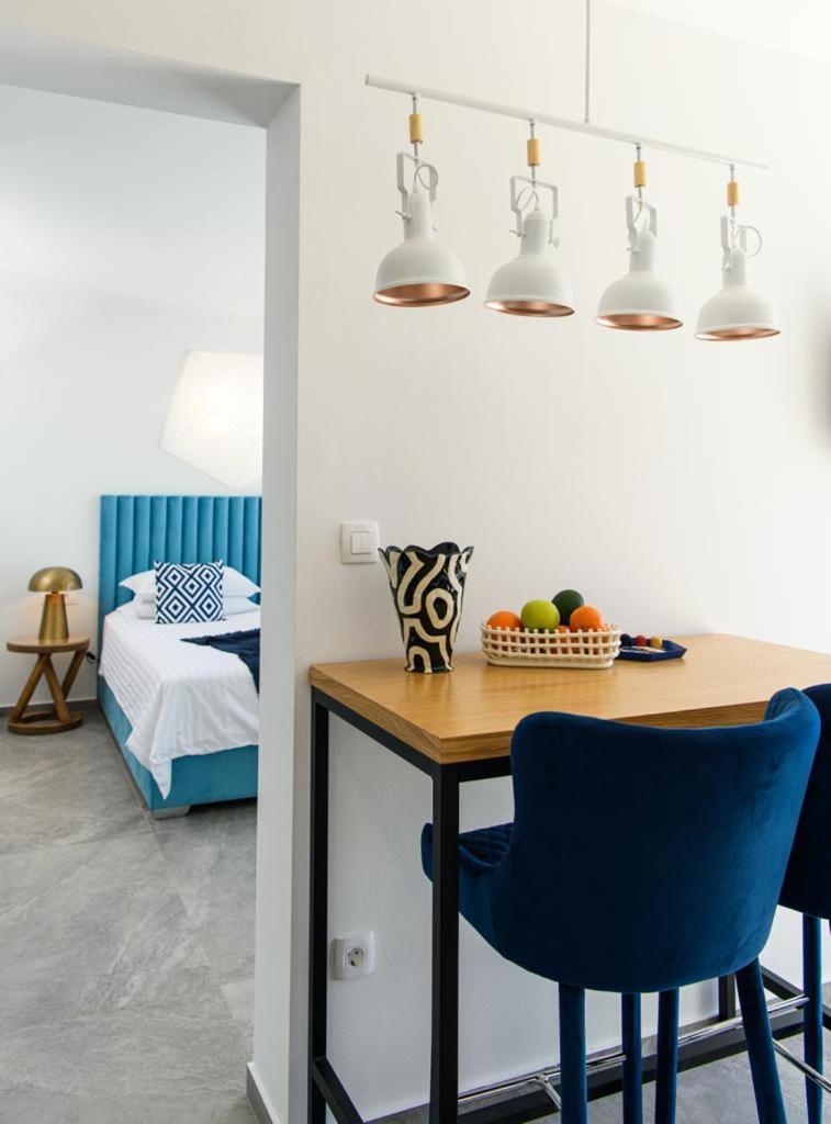 Gallery Luxury Suites & Rooms-Only Adults Split Eksteriør bilde