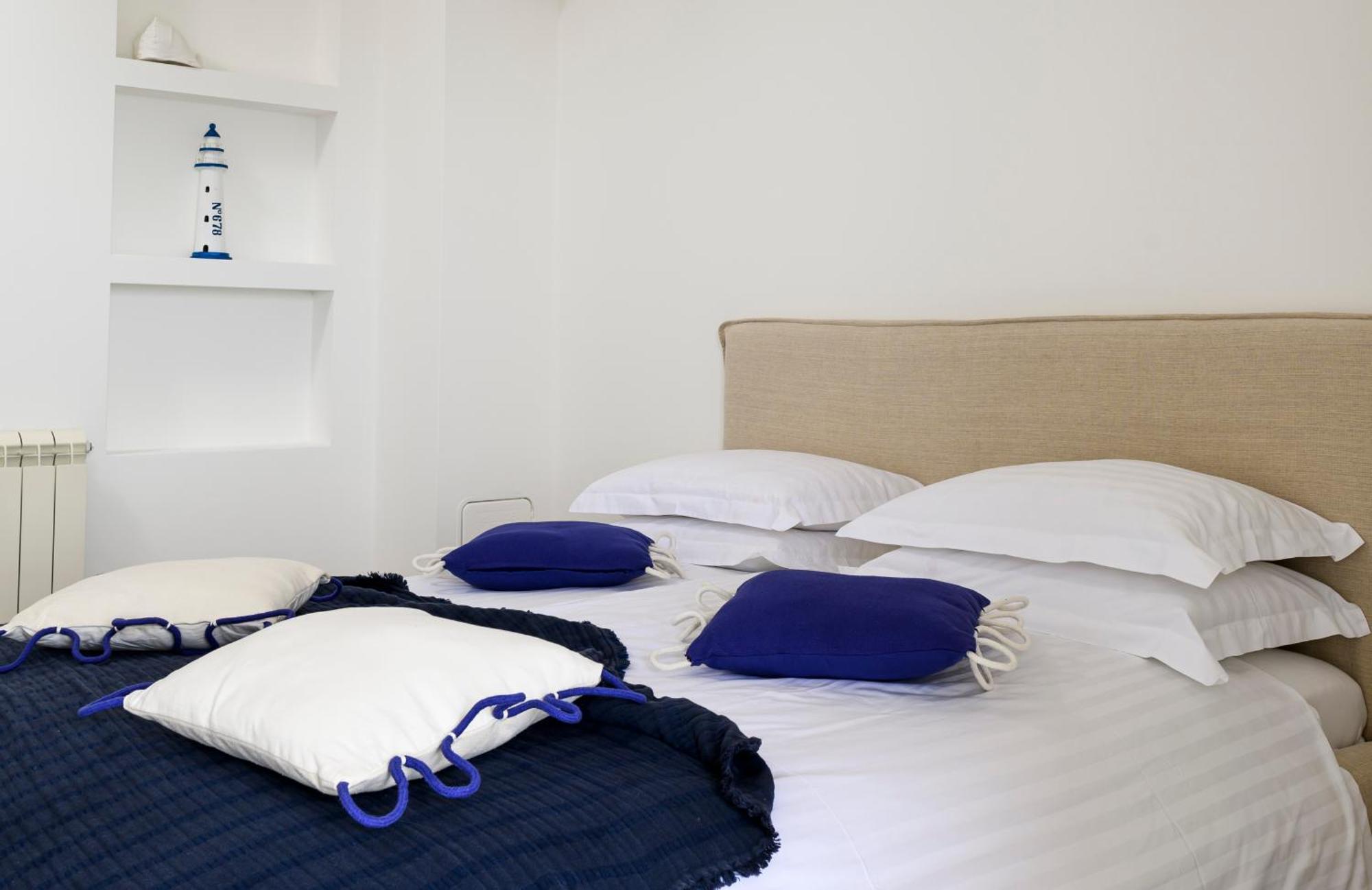 Gallery Luxury Suites & Rooms-Only Adults Split Eksteriør bilde