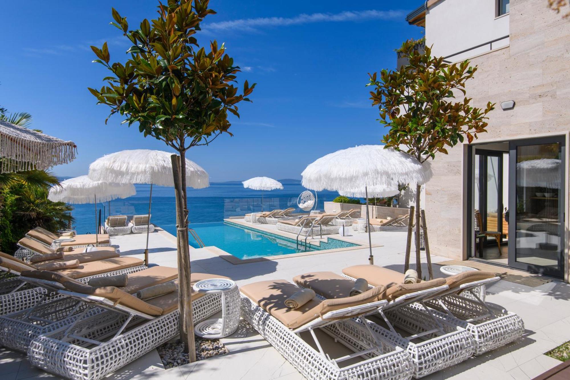 Gallery Luxury Suites & Rooms-Only Adults Split Eksteriør bilde